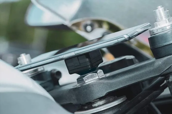 Porta Cellulare Moto Oxford CLIQR Attacco Dado Sterzo - Ricambi e Accessori Moto