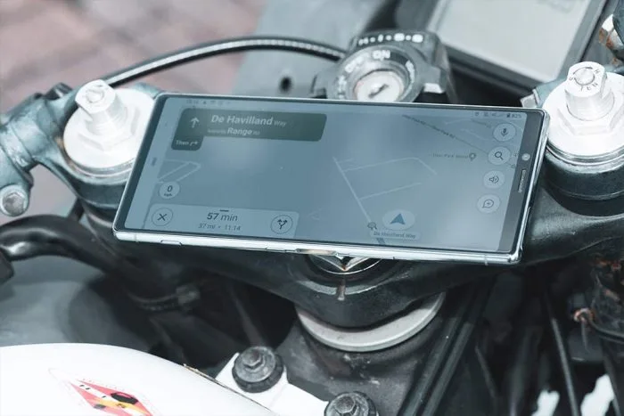 Porta Cellulare Moto Oxford CLIQR Attacco Dado Sterzo - Ricambi e Accessori Moto